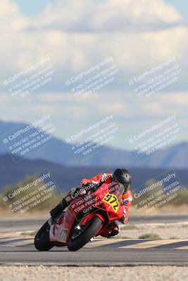 media/Nov-16-2025-Race Pace (Sun) [[8c5fa54630]]/Non Verified Riders (1st 20 Minutes)/5-Turn 15 (110pm)/